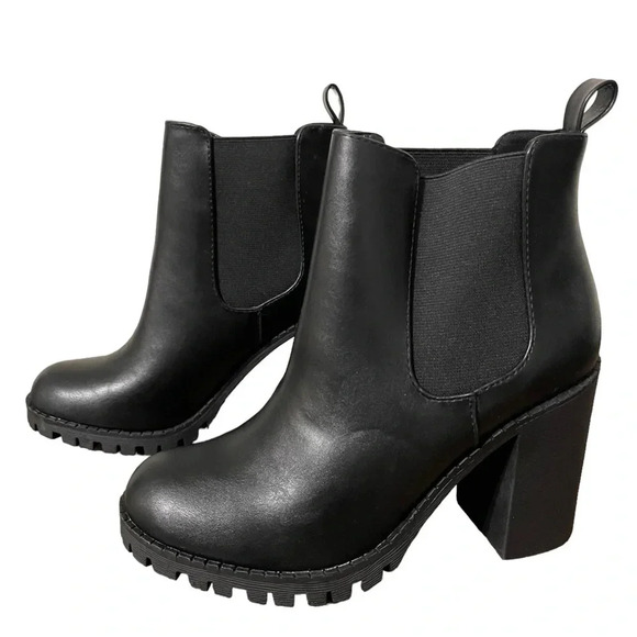 Soda Shoes - Soda black boots. Size is 9